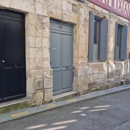 Les Bons Enfants 5 & 8 Apartment